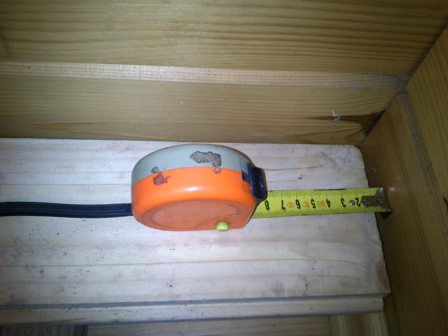 measuring_wood