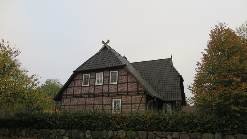Traditional_roof_decorations_in_Germany